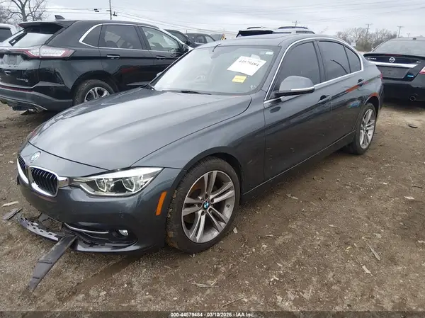WBA8B9G5XJNU58200 2018 BMW 3ER - Image 2
