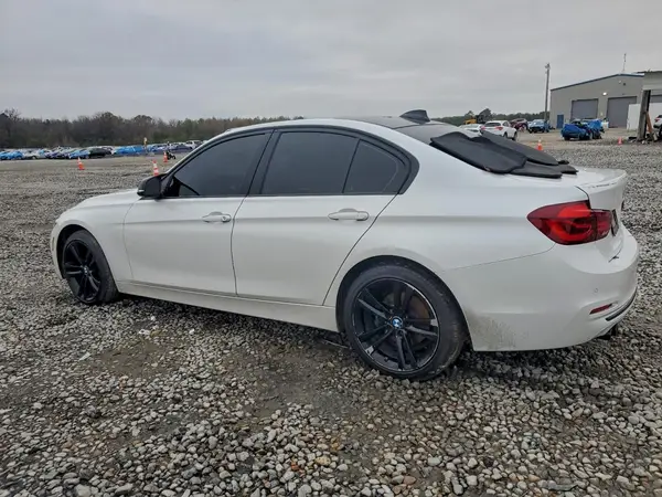 WBA8B9G5XJNU96185 2018 BMW 3ER - Image 2