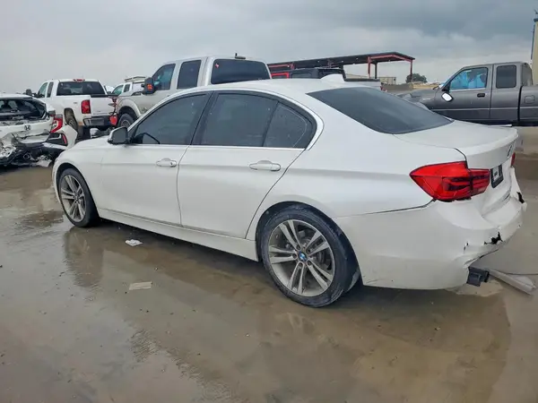 WBA8B9G5XJNU96235 2018 BMW 3ER - Image 2