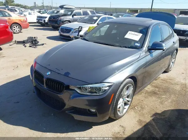 WBA8B9G5XJNU98468 2018 BMW 3ER - Image 2