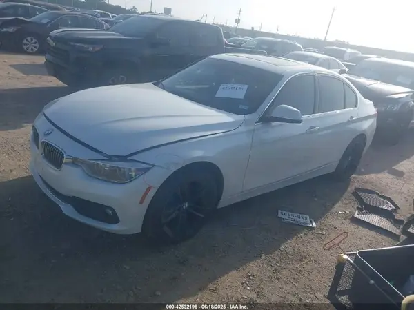 WBA8B9G5XJNU98731 2018 BMW 3ER - Image 2