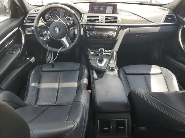 WBA8B9G5XJNU99135 2018 BMW 3ER - Image 8