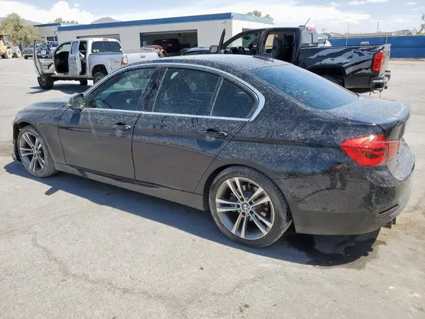 WBA8B9G5XJNU99328 2018 BMW 3ER - Image 2