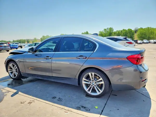 WBA8B9G5XJNU99720 2018 BMW 3ER - Image 2
