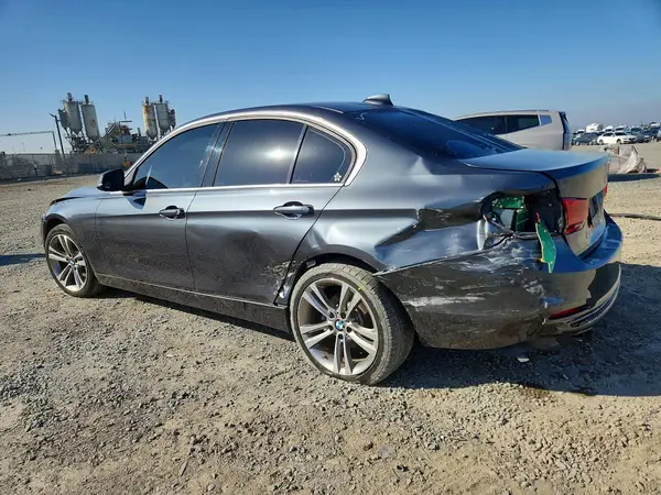 WBA8B9G5XJNV00591 2018 BMW 3ER - Image 2