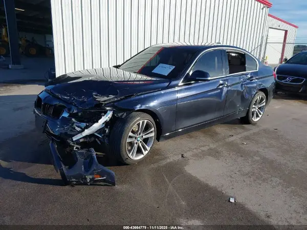 WBA8D9C31HA004577 2017 BMW 3ER - Image 2