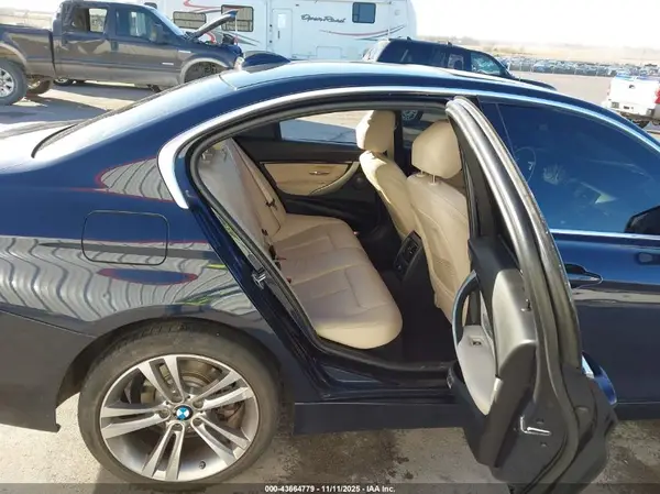 WBA8D9C31HA004577 2017 BMW 3ER - Image 8