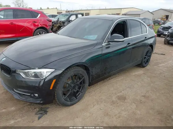 WBA8D9C31HA004692 2017 BMW 3ER - Image 2