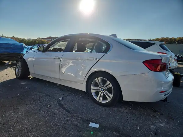WBA8D9C32HA005219 2017 BMW 3ER - Image 2
