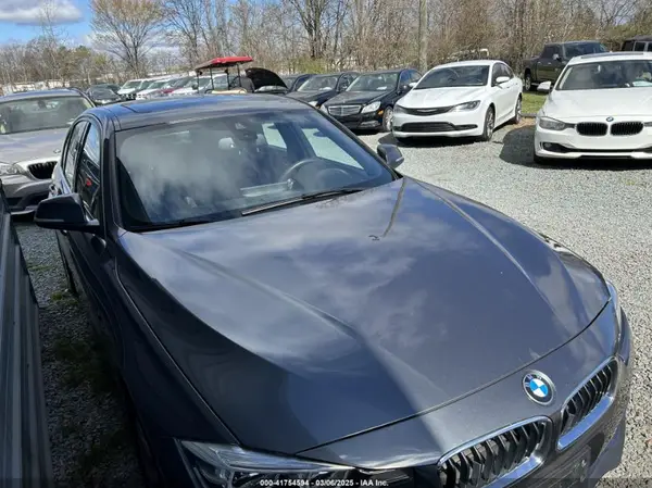 WBA8D9C32HA011117 2017 BMW 3ER - Image 1