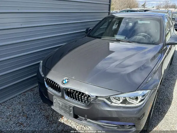 WBA8D9C32HA011117 2017 BMW 3ER - Image 2