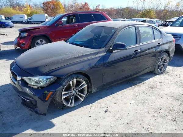 WBA8D9C33HA004662 2017 BMW 3ER - Image 2