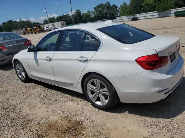 WBA8D9C33HA011188 2017 BMW 3ER - Image 2