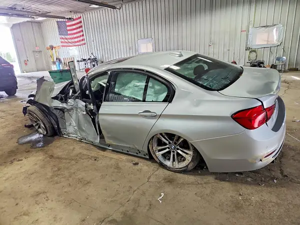 WBA8D9C33HA011191 2017 BMW 3ER - Image 2