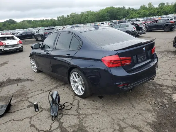WBA8D9C33HA011952 2017 BMW 3ER - Image 2