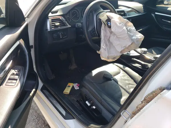 WBA8D9C34HA012172 2017 BMW 3ER - Image 8