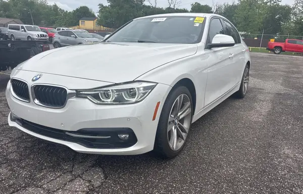 WBA8D9C35HA004288 2017 BMW 3ER - Image 2
