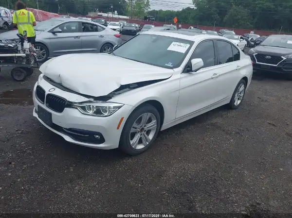 WBA8D9C35HA011578 2017 BMW 3ER - Image 2