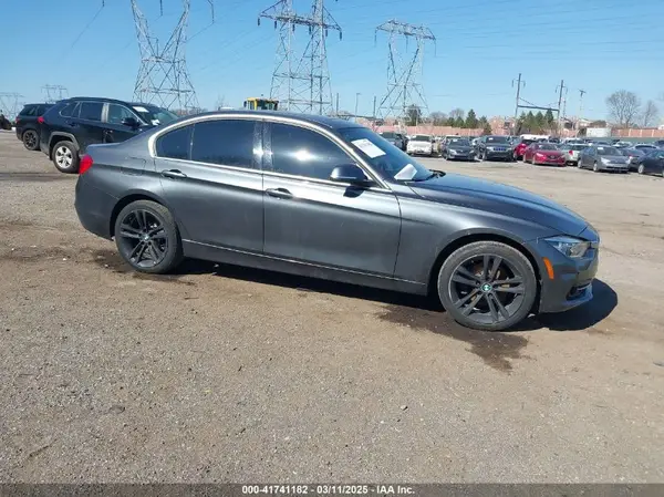 WBA8D9C36HA004624 2017 BMW 3ER - Image 1