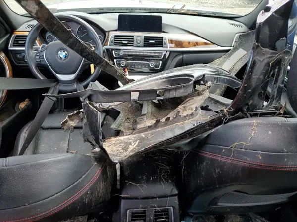 WBA8D9C36HA004882 2017 BMW 3ER - Image 8