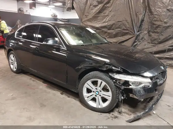 2017 BMW 3 Series auction photo 6