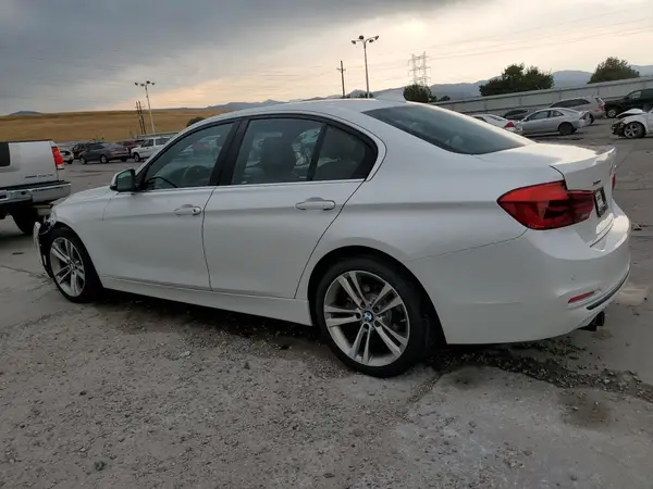 WBA8D9C37HA012084 2017 BMW 3ER - Image 2