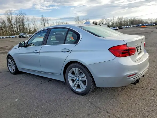 WBA8D9C38HA005936 2017 BMW 3ER - Image 2