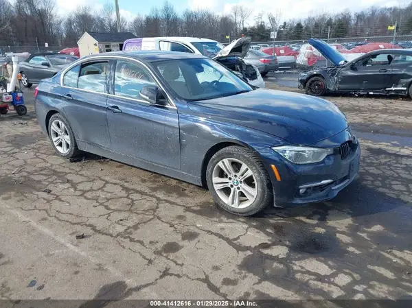 WBA8D9C39HA004326 2017 BMW 3ER - Image 1