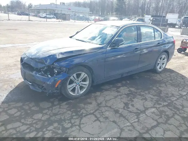 WBA8D9C39HA004326 2017 BMW 3ER - Image 2
