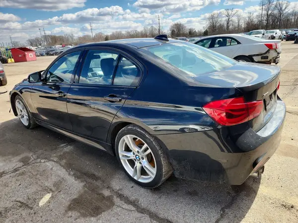 WBA8D9C39HA004956 2017 BMW 3ER - Image 2