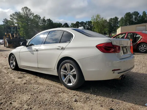 WBA8D9C3XHA005484 2017 BMW 3ER - Image 2