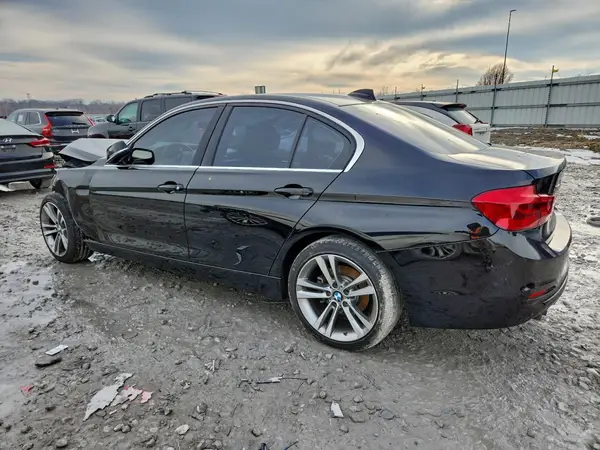WBA8D9C3XHA011074 2017 BMW 3ER - Image 2
