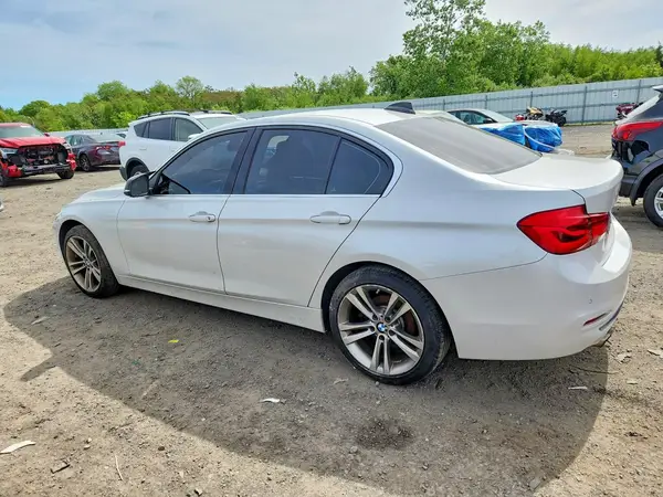 WBA8D9C3XHA011155 2017 BMW 3ER - Image 2