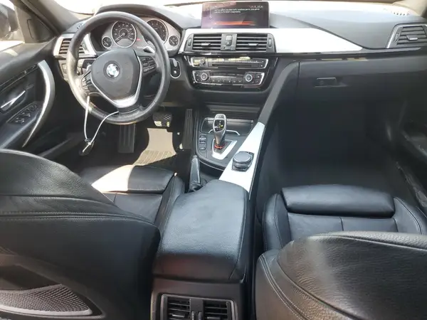 WBA8D9C3XHA011351 2017 BMW 3ER - Image 8