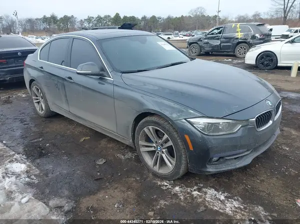 WBA8D9C3XHA011723 2017 BMW 3ER - Image 1