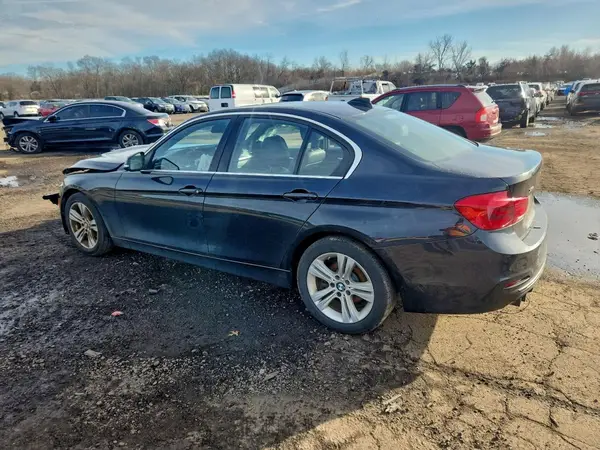 WBA8D9C50HK677548 2017 BMW 3ER - Image 2