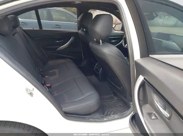 WBA8D9C50JA013360 2018 BMW 3ER - Image 8