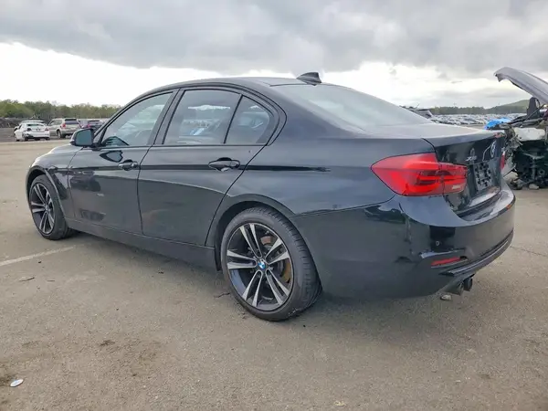 WBA8D9C50JA608001 2018 BMW 3ER - Image 2