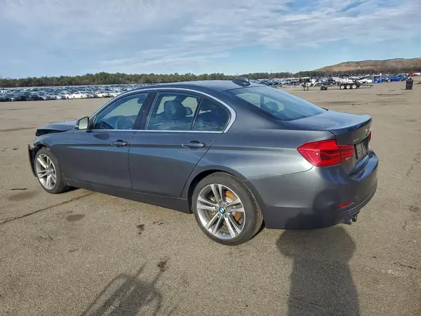 WBA8D9C50JA616325 2018 BMW 3ER - Image 2