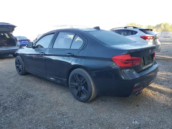 WBA8D9C50JEB35471 2018 BMW 3ER - Image 2