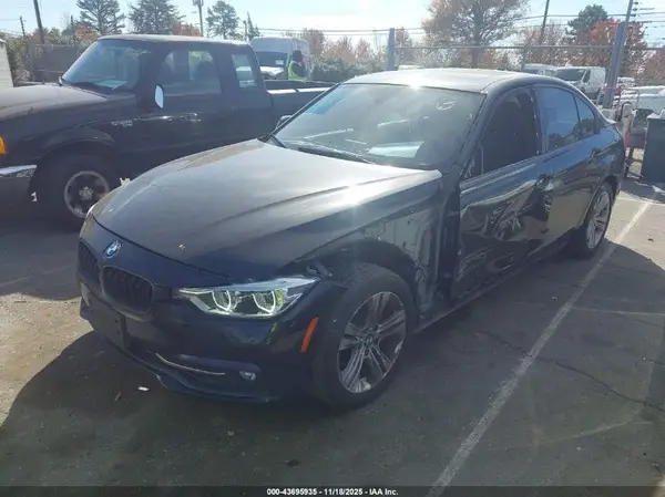 WBA8D9C50JEM32446 2018 BMW 3ER - Image 2
