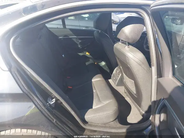 WBA8D9C50JEM32446 2018 BMW 3ER - Image 8
