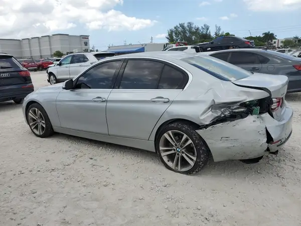WBA8D9C50JEM33631 2018 BMW 3ER - Image 2