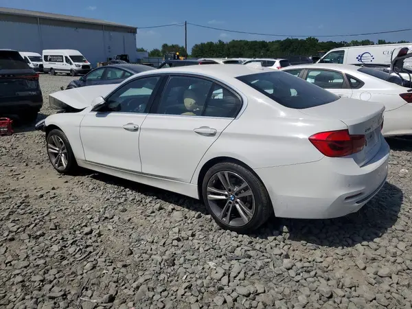 WBA8D9C50JEM34049 2018 BMW 3ER - Image 2