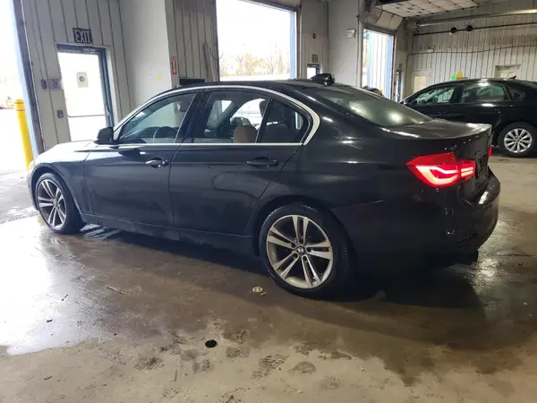WBA8D9C50JEM34195 2018 BMW 3ER - Image 2