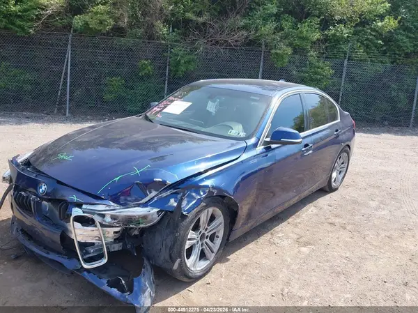 WBA8D9C51JA012699 2018 BMW 3ER - Image 2
