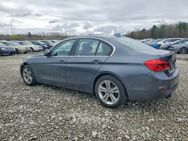 WBA8D9C51JA607732 2018 BMW 3ER - Image 2