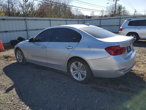 WBA8D9C51JA608623 2018 BMW 3ER - Image 2