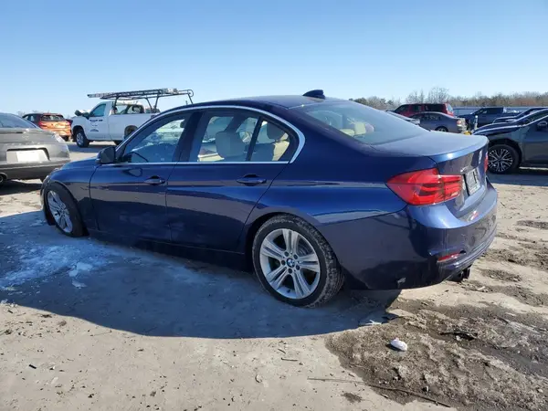 WBA8D9C51JA615281 2018 BMW 3ER - Image 2