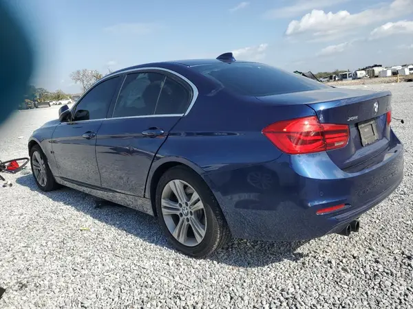 WBA8D9C51JA615636 2018 BMW 3ER - Image 2